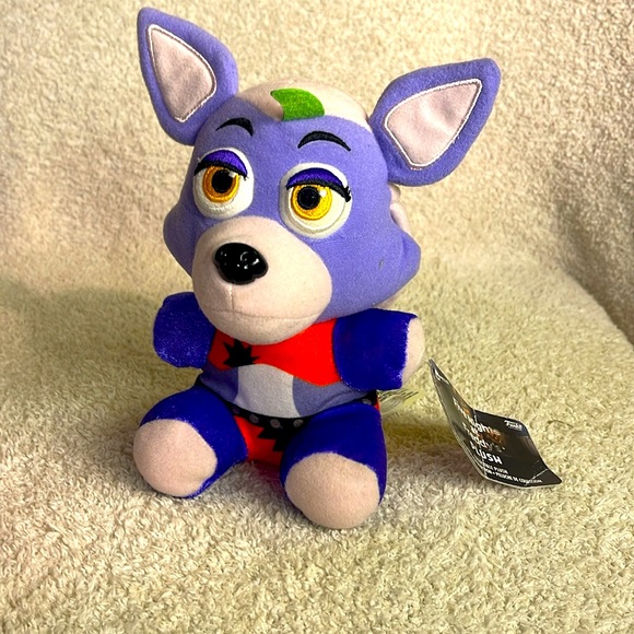 Five Night At Freddy’s plush-Glam Rock Freddy, Glam Rock Chica, & Roxanne Wolf - Picture 4 of 7